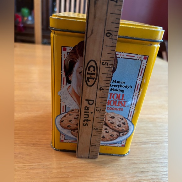 Nestle Toll House Cookie Collector Tin - Picture 8 of 9